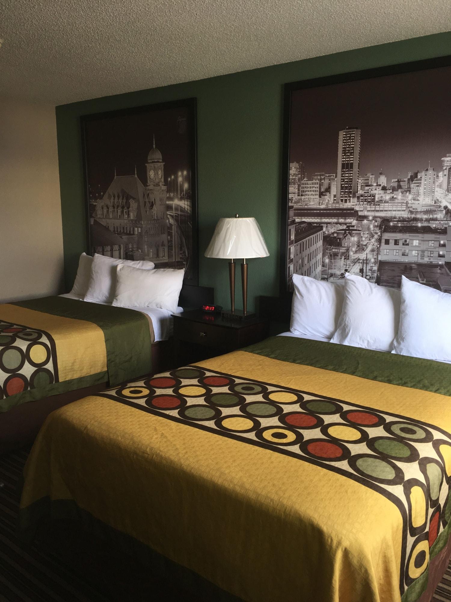 Super 8 By Wyndham Richmond Turnpike *