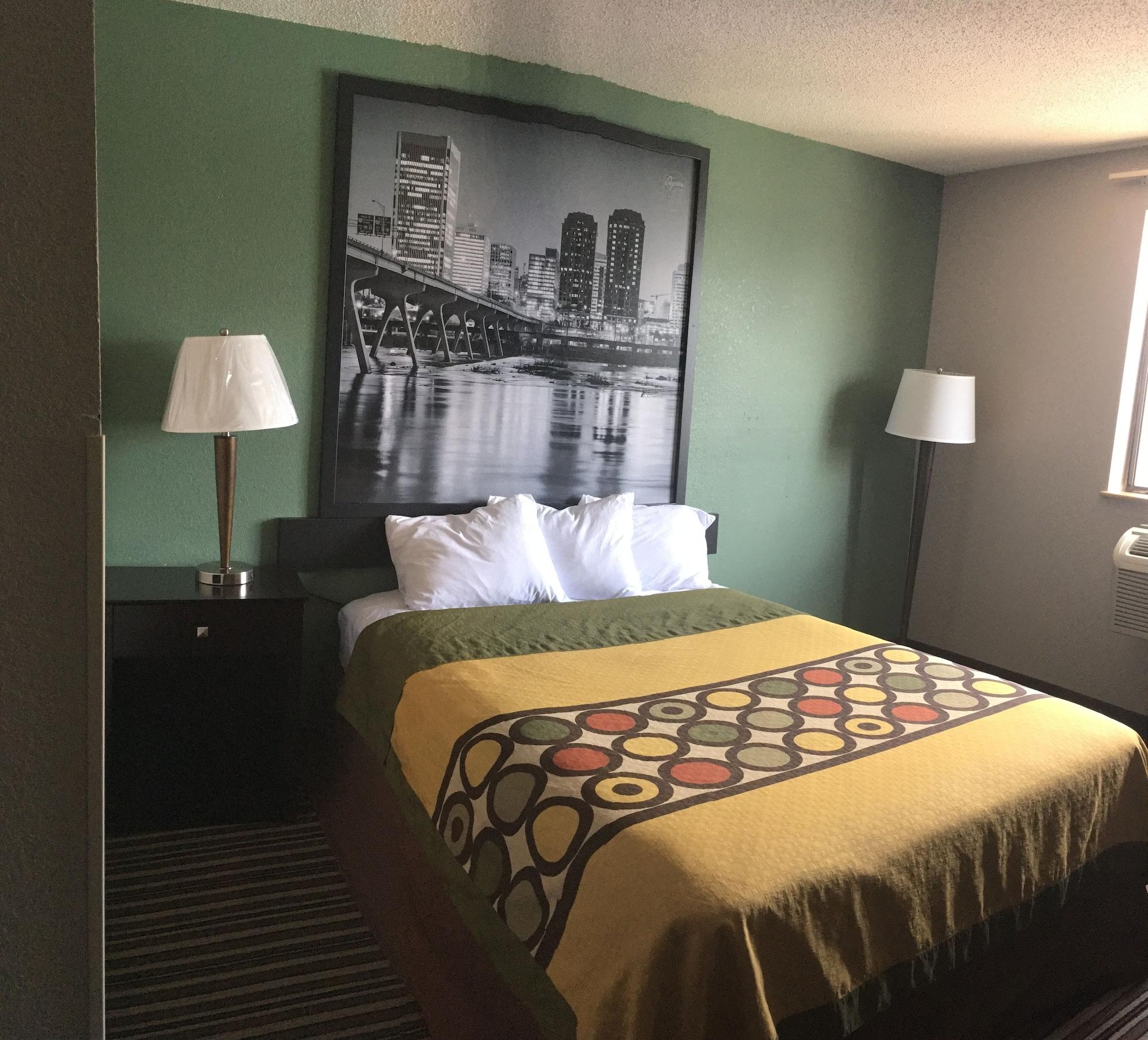 Super 8 By Wyndham Richmond Turnpike