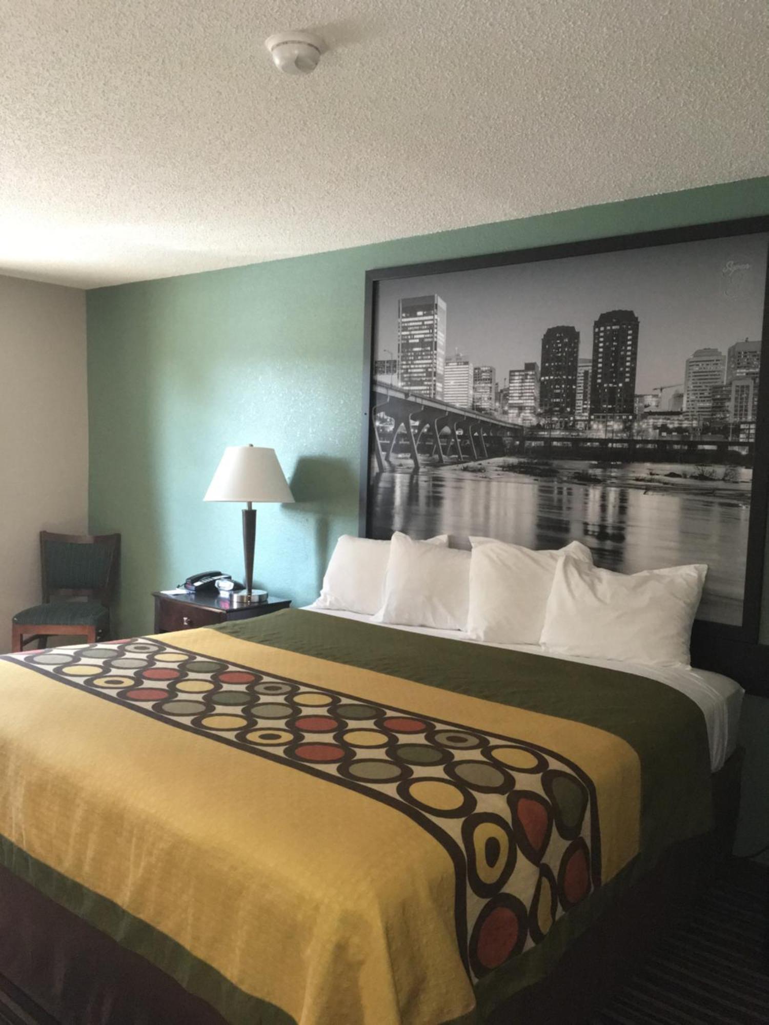 Hotel Super 8 By Wyndham Richmond Turnpike