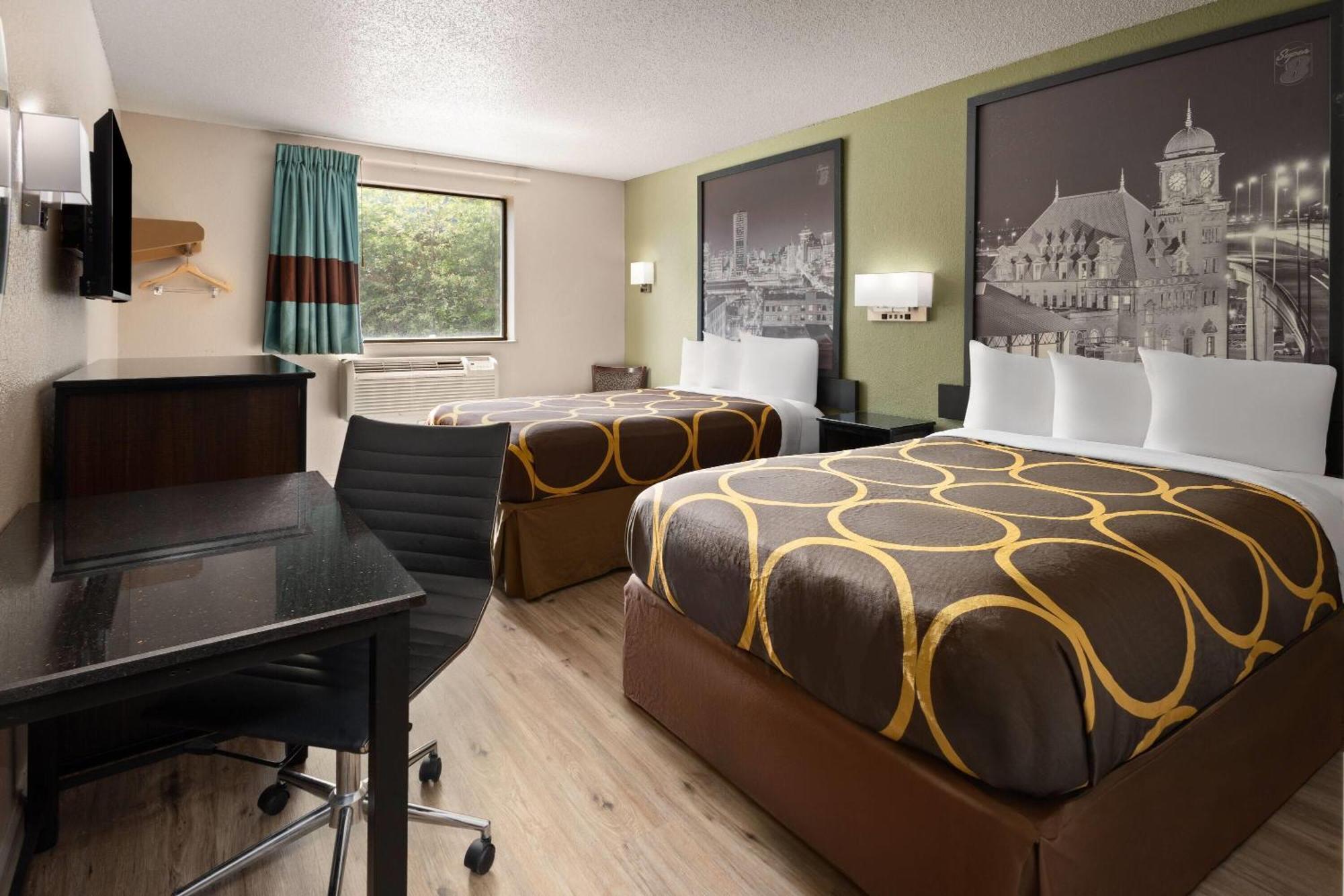 Super 8 By Wyndham Richmond Turnpike Hotel *