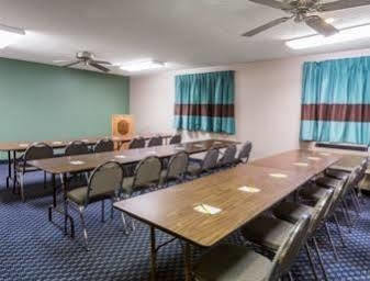 Super 8 By Wyndham Richmond Turnpike Hotel *