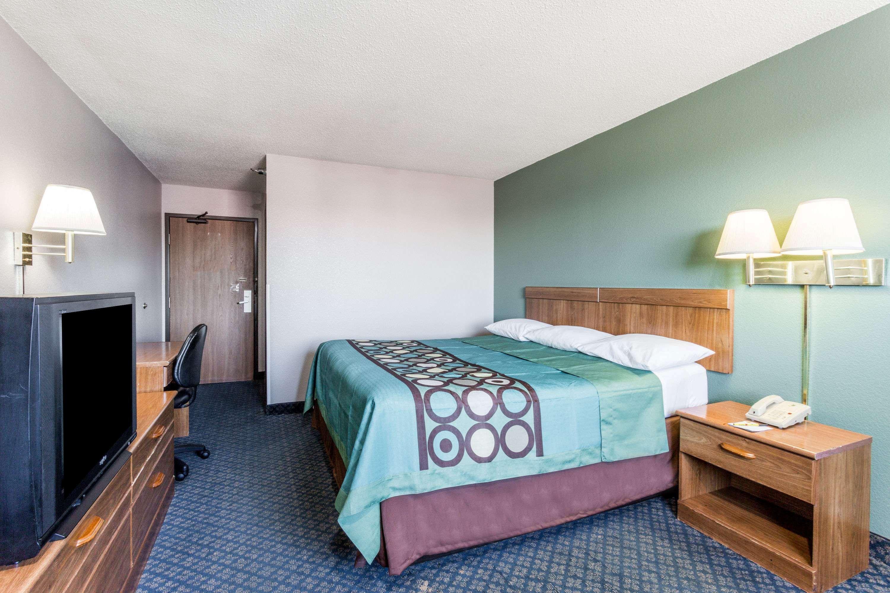 Hotel Super 8 By Wyndham Richmond Turnpike