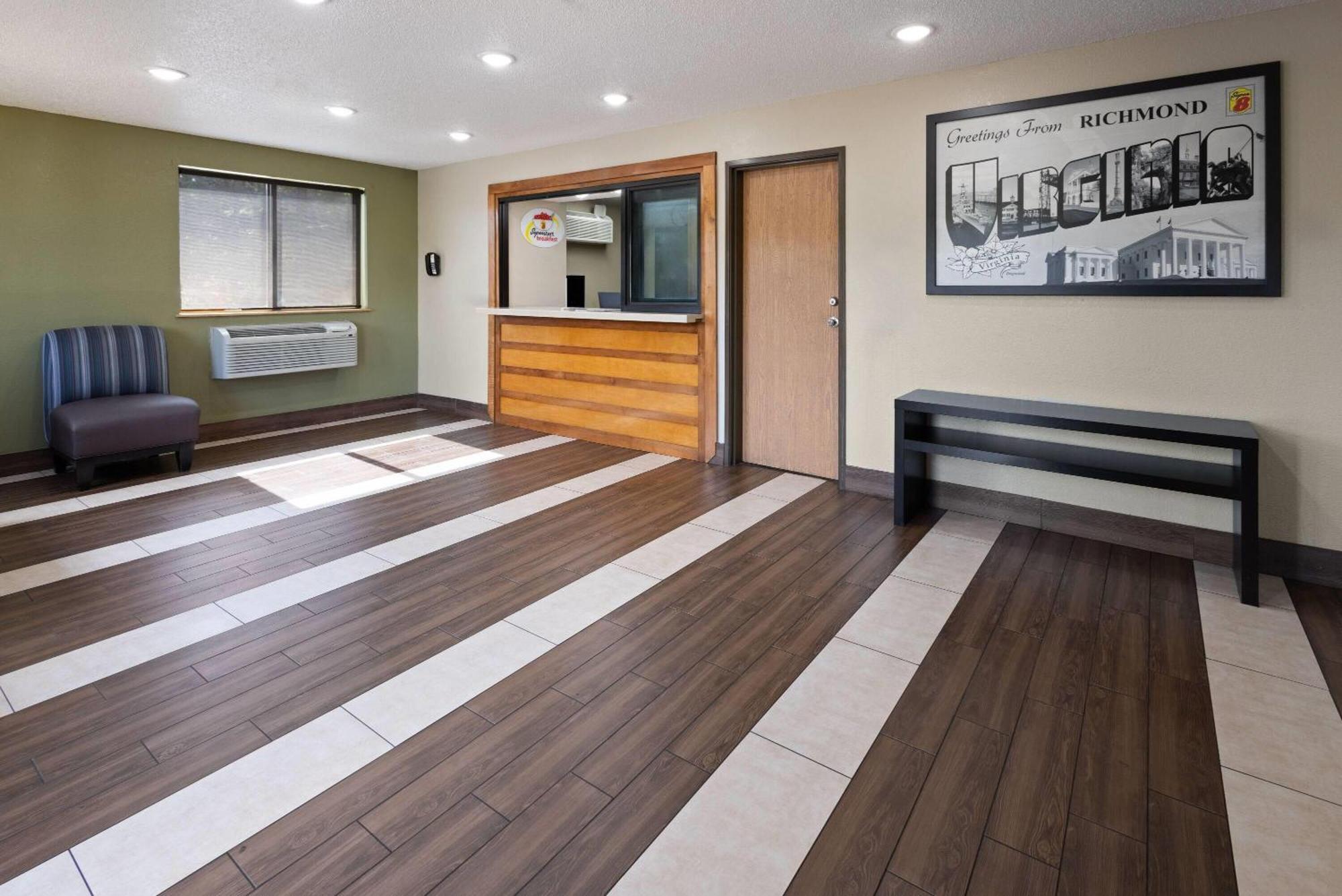 Hotel Super 8 By Wyndham Richmond Turnpike *